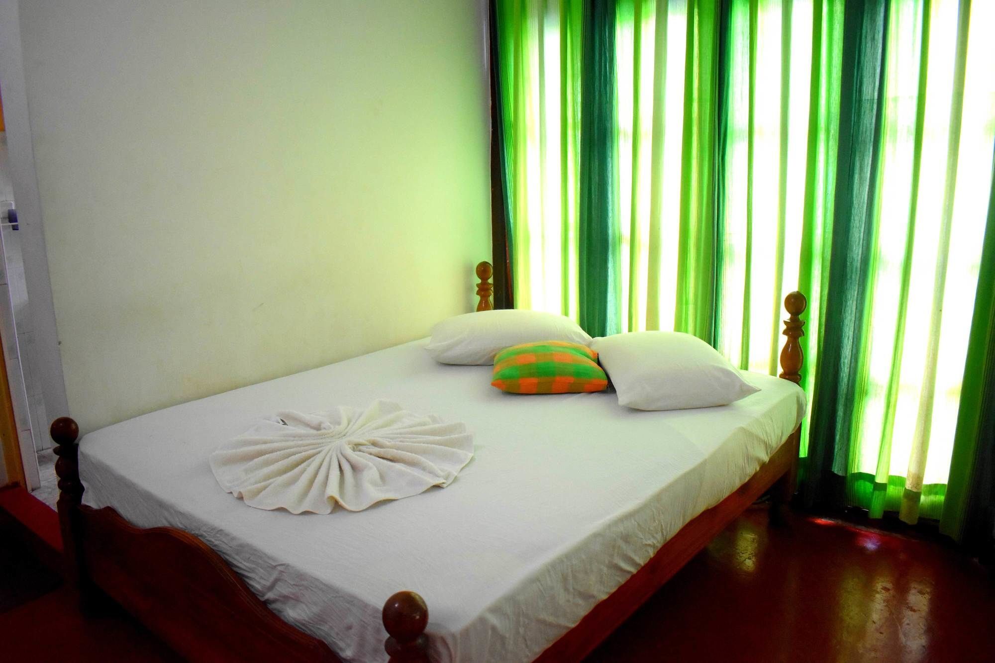 Yoho Avinro Garden Hotel Anuradhapura Exterior photo